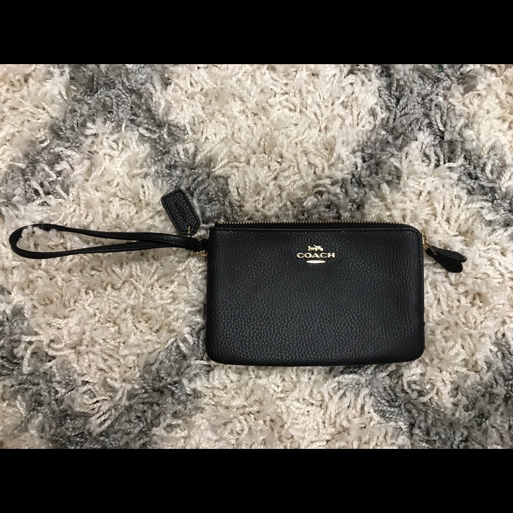 Coach wristlet wallet